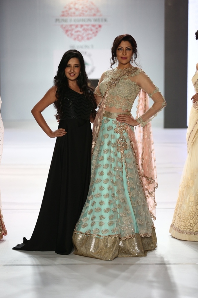 Aditi Gowarikar walked for Designer Ami Billimoria at Pune Fashion Week DAY 1