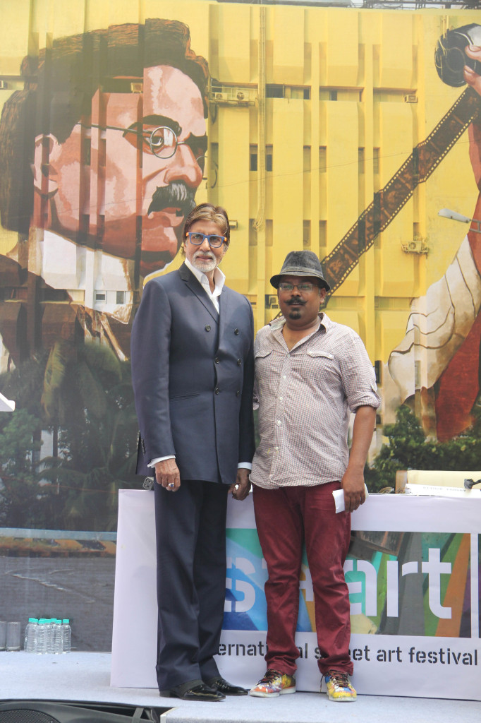 St+art Mumbai Festival presents Mr. Amitabh Bachchan and artist Ranjit Dahiya at the unveiling of the mural of Dadasaheb Phalke