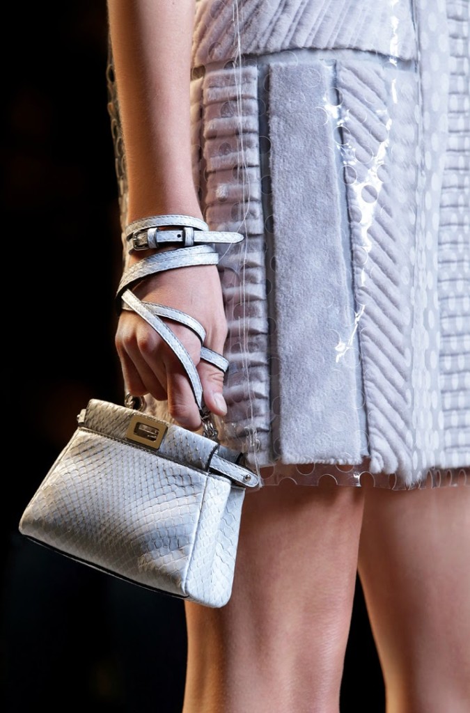 09_FENDI micro Bags_SS15 FashionShow_closeup images