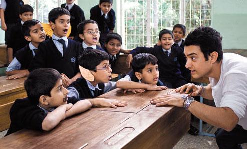 aamir-khan-with-children-in-taare-zameen-par